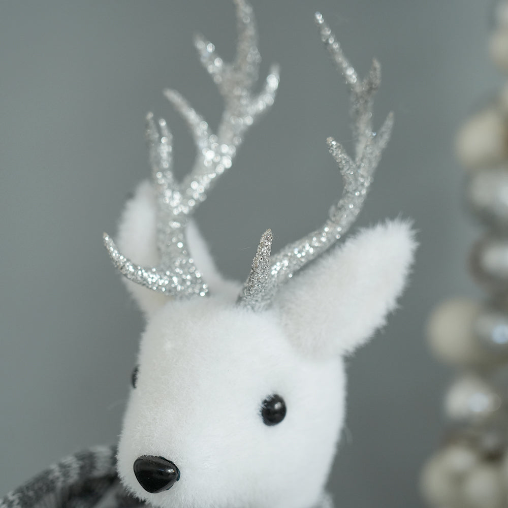 High Quality Exquisite Christmas Deer Christmas Gift White Deer with Grey Scarf for Christamas Decor Home Decoration