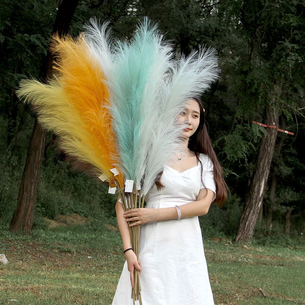 High Quality Handmade Customizable colors and sizes Artificial Pampas Grass Fluffy and Thick Faux Pampas Grass for Wedding Event Party