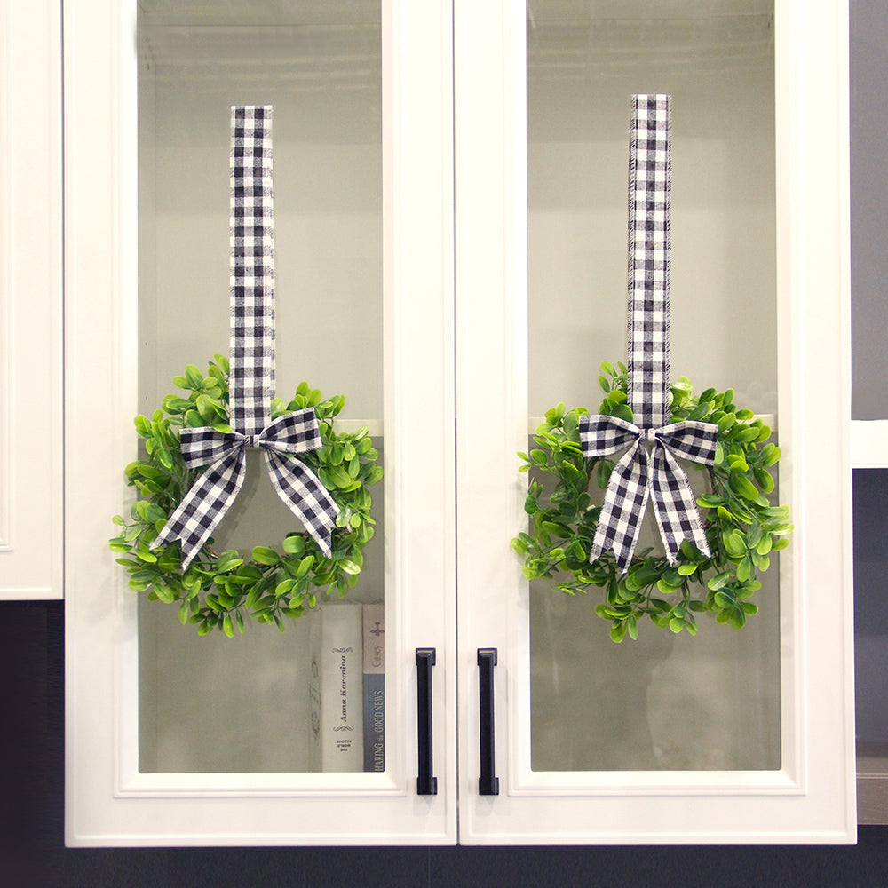 Transworld Hot Sale Hand-made Wreath For Front Door Artificial Wreath With Black and White Plaid Ribbon Kitchen Cabinets Hanging